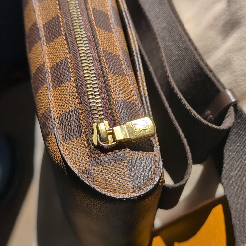 *MINT USED* Authentic Louis Vuitton Damier Ebene Geronimos Crossover/ Waist Bag - Picture 4 of 11